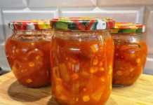 Przepis na sos słodko-kwaśny z cukinii na zimę. Sposób na ekspresowy obiad