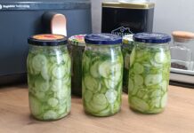 Przepis na mizerię na zimę. Pyszny dodatek do obiadu – PRZETWORY