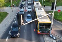 Poważny wypadek autobusu na Ochocie. Ranne półtoraroczne dziecko