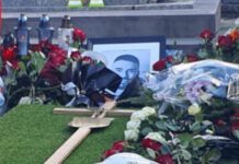 Zaskakujące sceny przy grobie Łukasza Litewki. Wieczorna wizyta poruszyła świadków