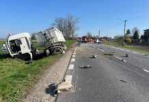 Z OSTATNIEJ CHWILI! Tragiczny wypadek na DK9. Nie żyje kierująca samochodem osobowym