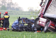 Tragiczny wypadek w Chmielewie. 40-letni kierowca zginął po czołowym zderzeniu z ciężarówką – ZDJĘCIA!