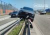 Audi zawisło na barierach na Trasie Siekierkowskiej. Kierowca został ukarany