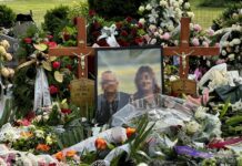 Tłumy pożegnały Ewelinę i Mateusza. Wzruszający pogrzeb ofiar tragedii pod Sztumem
